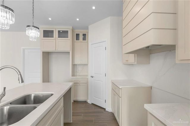 3111 La Cienega, Edinburg, TX 78542