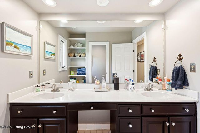 4619 Wolfcreek Pkwy, Louisville, KY 40241