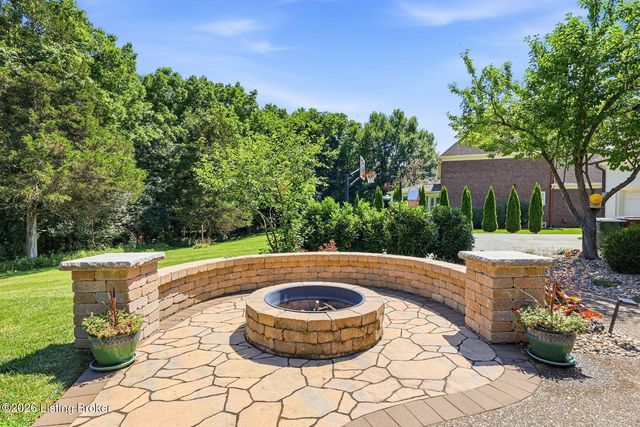4619 Wolfcreek Pkwy, Louisville, KY 40241