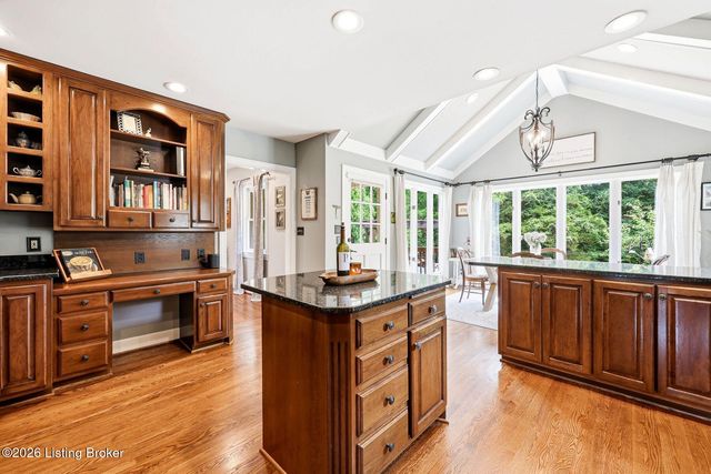 4619 Wolfcreek Pkwy, Louisville, KY 40241
