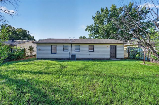 3921 Dana Drive, Haltom City, TX 76117