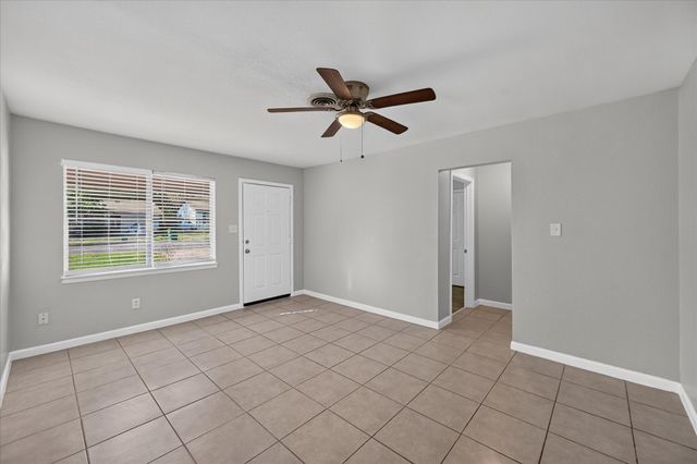 3921 Dana Drive, Haltom City, TX 76117