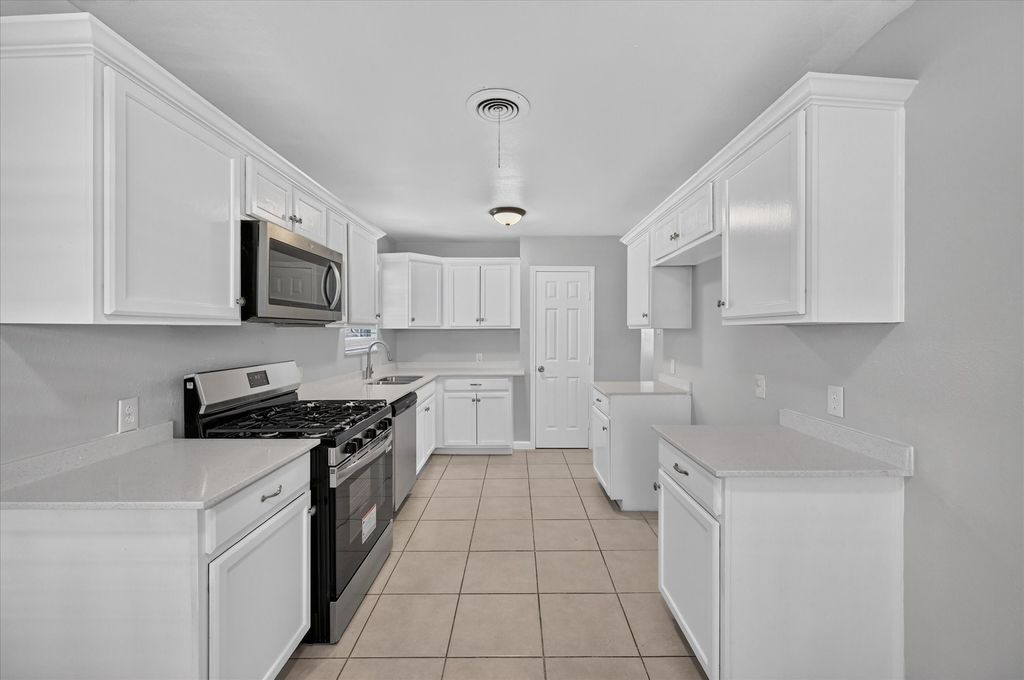 3921 Dana Drive, Haltom City, TX 76117 — photo 3