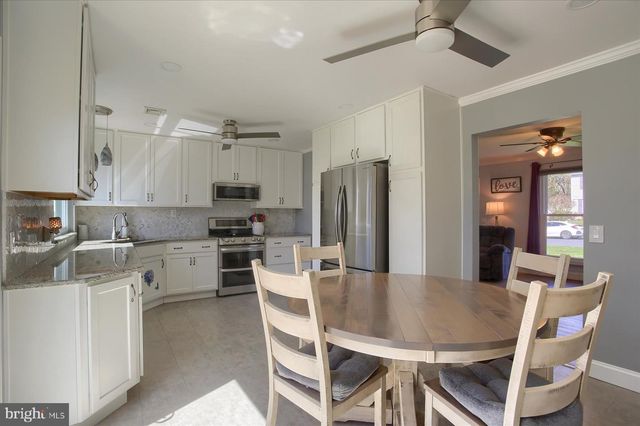915 DERBYSHIRE AVENUE, Mechanicsburg, PA 17055