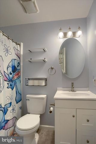 915 DERBYSHIRE AVENUE, Mechanicsburg, PA 17055