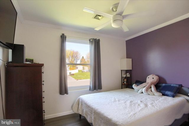 915 DERBYSHIRE AVENUE, Mechanicsburg, PA 17055