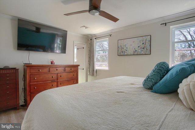 915 DERBYSHIRE AVENUE, Mechanicsburg, PA 17055