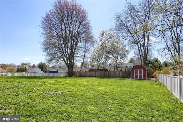 915 DERBYSHIRE AVENUE, Mechanicsburg, PA 17055