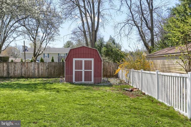 915 DERBYSHIRE AVENUE, Mechanicsburg, PA 17055