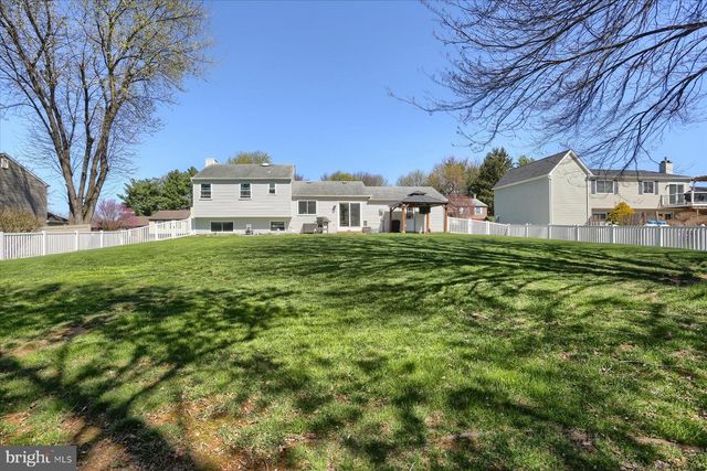 915 DERBYSHIRE AVENUE, Mechanicsburg, PA 17055