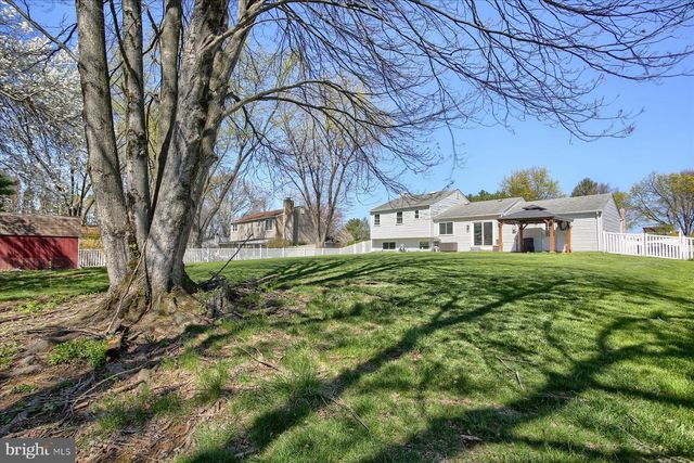 915 DERBYSHIRE AVENUE, Mechanicsburg, PA 17055