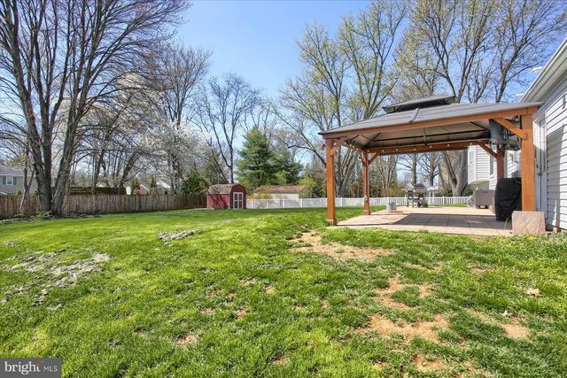 915 DERBYSHIRE AVENUE, Mechanicsburg, PA 17055