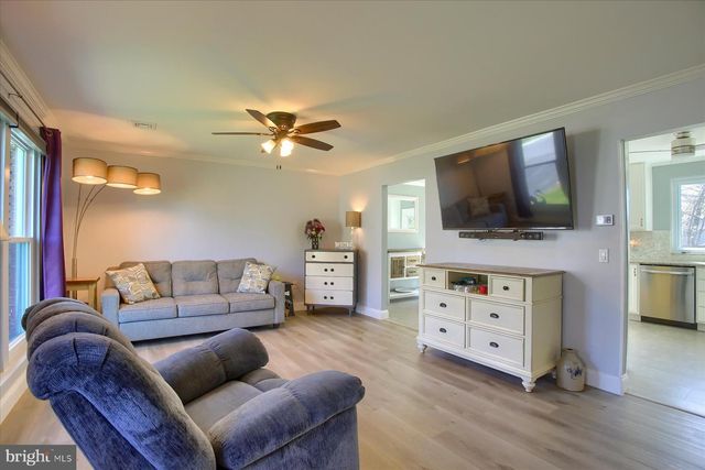 915 DERBYSHIRE AVENUE, Mechanicsburg, PA 17055