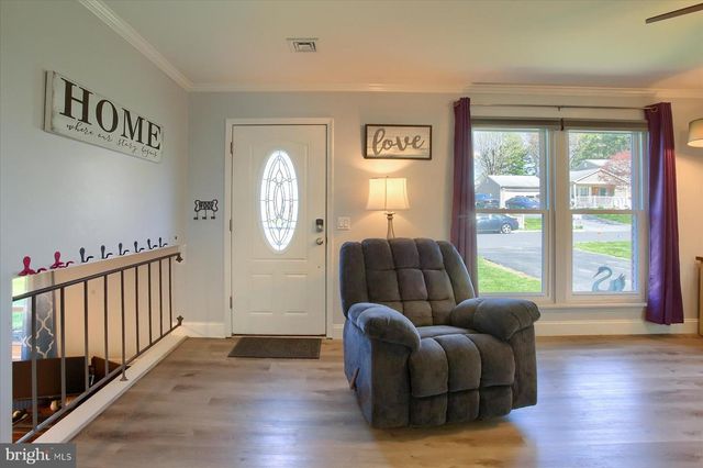 915 DERBYSHIRE AVENUE, Mechanicsburg, PA 17055