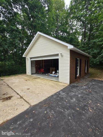 9823 GUNSTON HALL RD, Fredericksburg, VA 22408