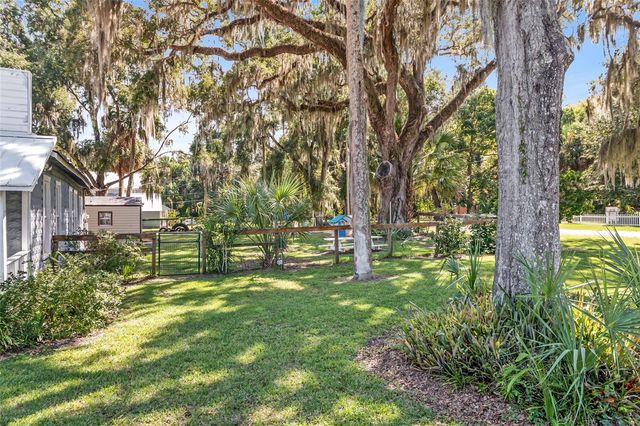 5610 AVENUE G, Mc Intosh, FL 32664