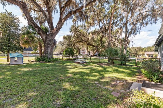 5610 AVENUE G, Mc Intosh, FL 32664