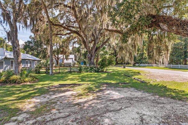 5610 AVENUE G, Mc Intosh, FL 32664