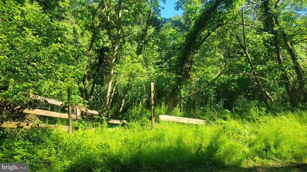 Image 3 of property listing at 838 NABBS CREEK RD, Glen Burnie, MD 21060