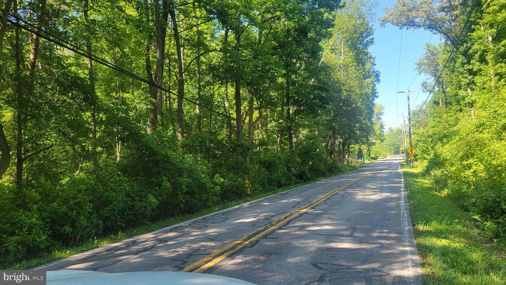 Image 5 of property listing at 838 NABBS CREEK RD, Glen Burnie, MD 21060