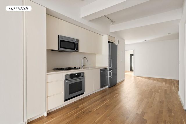 90 William St Apt 3H, New York City, NY 10038