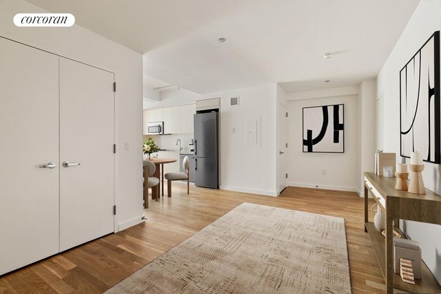 90 William St Apt 3H, New York City, NY 10038