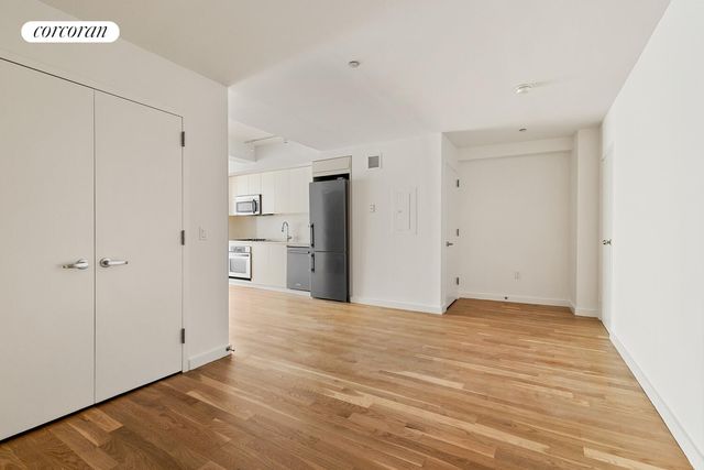 90 William St Apt 3H, New York City, NY 10038