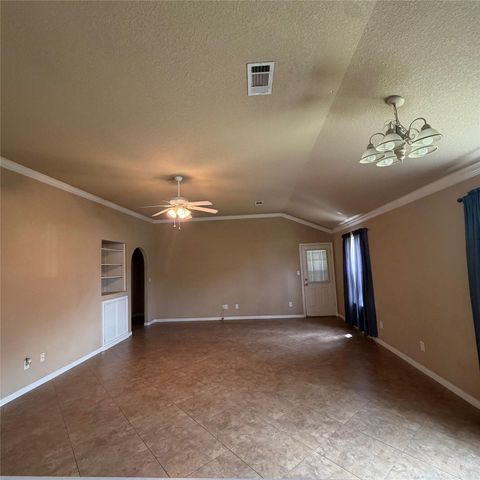 3402 23rd St N, Texas City, TX 77590