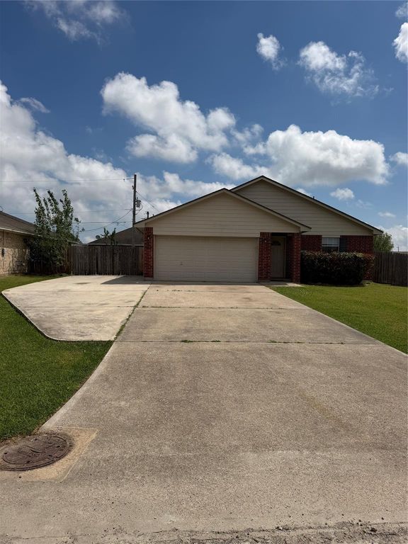 3402 23rd St N, Texas City, TX 77590