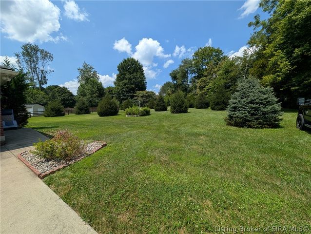8281 Crimson Creek Court, Georgetown, IN 47122