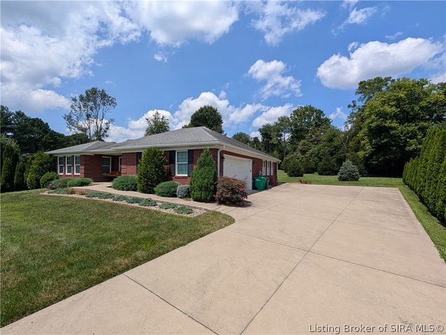 8281 Crimson Creek Court, Georgetown, IN 47122