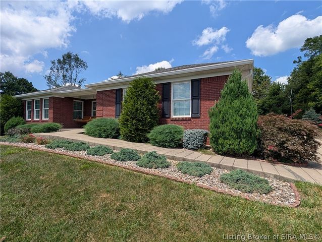 8281 Crimson Creek Court, Georgetown, IN 47122