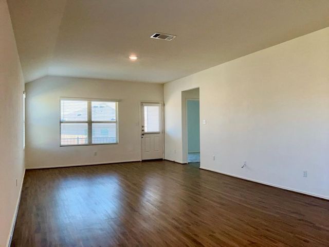 101 Cosmos LN 32-K, Jarrell, TX 76537