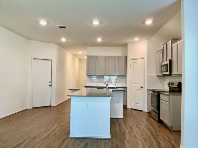 101 Cosmos LN 32-K, Jarrell, TX 76537