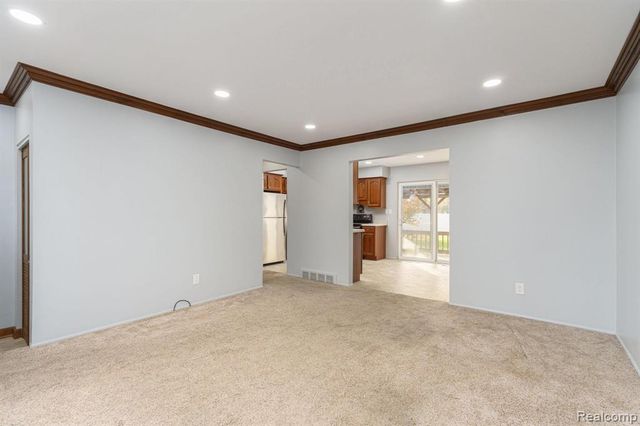 8318 Christine Street, Warren, MI 48093