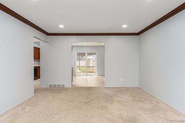 8318 Christine Street, Warren, MI 48093