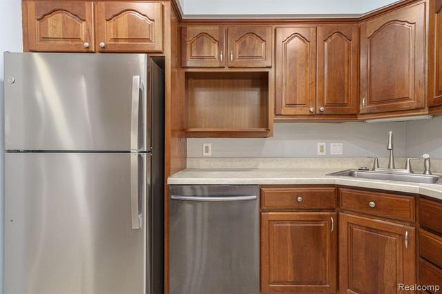 8318 Christine Street, Warren, MI 48093