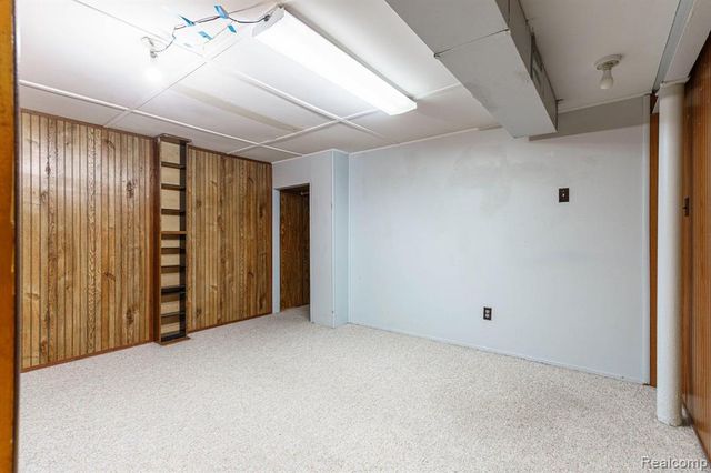 8318 Christine Street, Warren, MI 48093