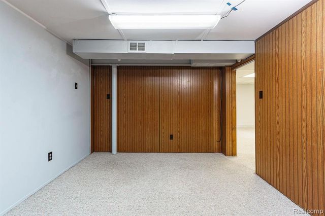 8318 Christine Street, Warren, MI 48093