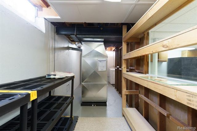 8318 Christine Street, Warren, MI 48093