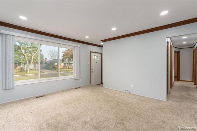 8318 Christine Street, Warren, MI 48093