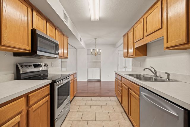 1120 Forest Creek Street, Benbrook, TX 76126