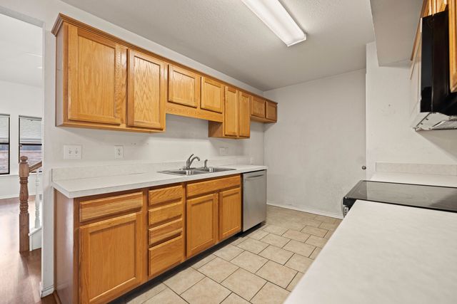 1120 Forest Creek Street, Benbrook, TX 76126