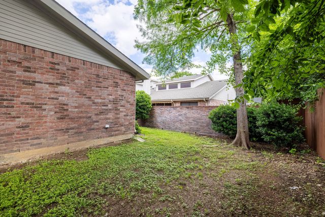 1120 Forest Creek Street, Benbrook, TX 76126