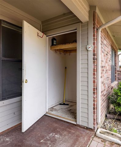 1120 Forest Creek Street, Benbrook, TX 76126