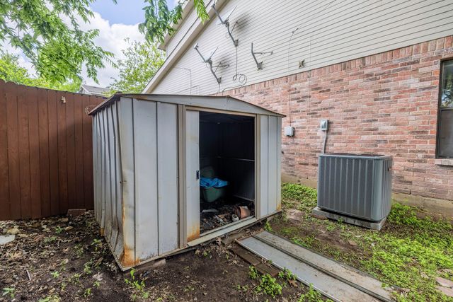 1120 Forest Creek Street, Benbrook, TX 76126