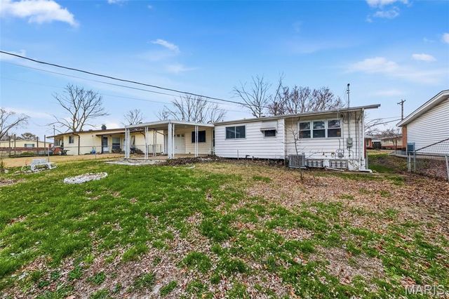 3155 Parker Road, St Louis, MO 63033