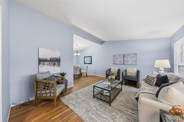 3155 Parker Road, St Louis, MO 63033