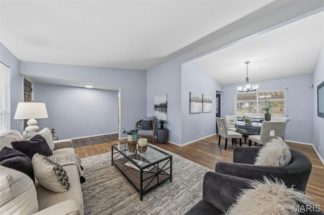 3155 Parker Road, St Louis, MO 63033