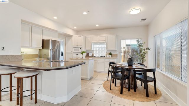 5197 Rose Way, Union City, CA 94587